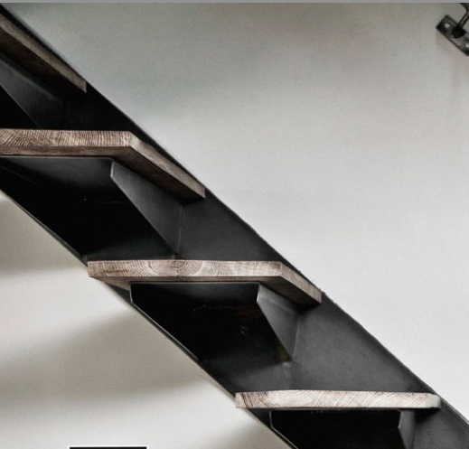 Mobilier sur Mesure en métal : tables, escaliers